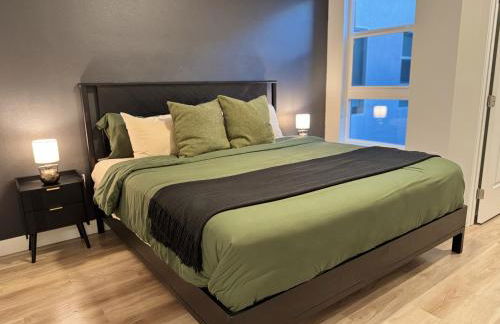 Luxe Deco Haven with Pool, Gym & Parking Close to Disneyland - Foto 54