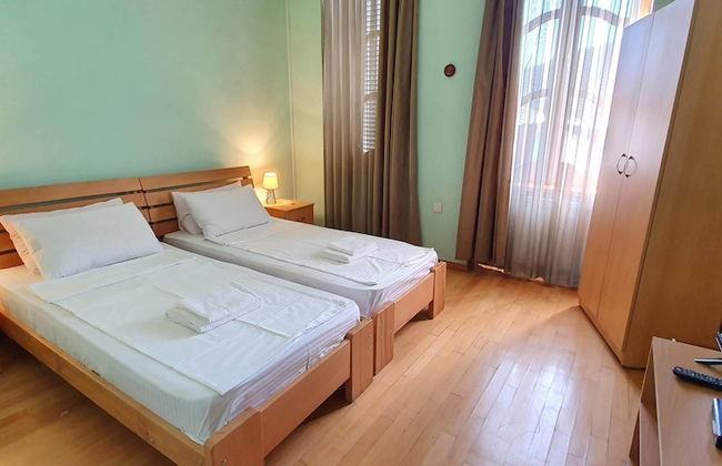 David's Apartment - Photo 4