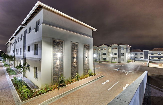 Savannah Park Luxury Apartments - Photo 12