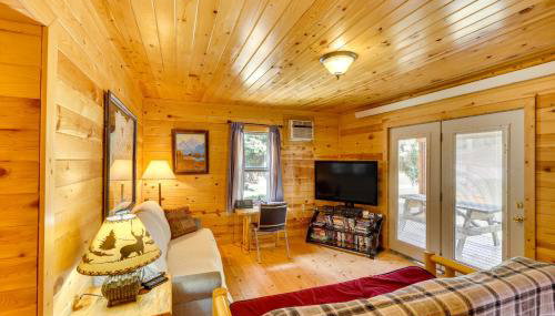 Deadwood Wolf Cabin with Fire Pit and Grill - Foto 2