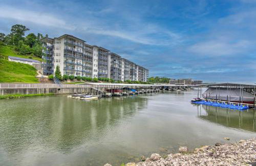 Dock, Slip and Pool Breezy Lake Ozark Escape - Foto 45