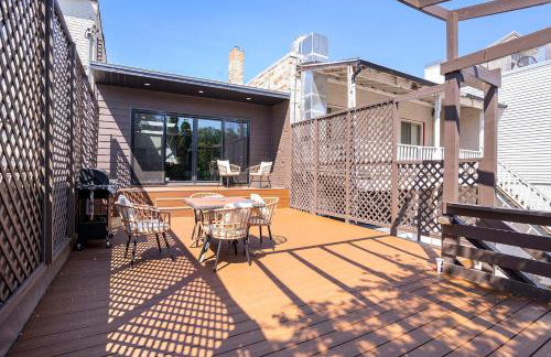 NEW Love Mi Getaway Loft with Deck on Washington Ave 110 - Foto 31