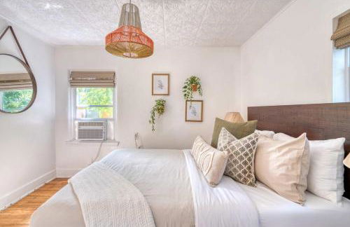 Stay Portland - Sedona Vibes in PDX- Walk to Local Shops & Coffee - Photo 32