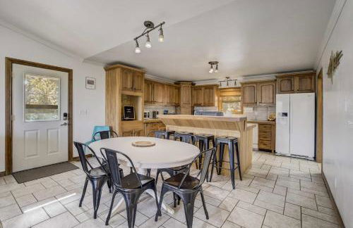 Rustic Outlaw Secluded Escape with Stunning Views - Foto 16