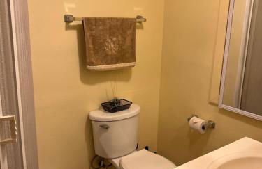 Cozy & Spacious Private Basement - Foto 5