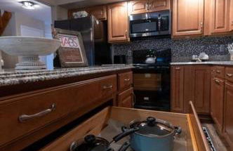 Charming Corner Newly Furnished Townhome - Foto 19