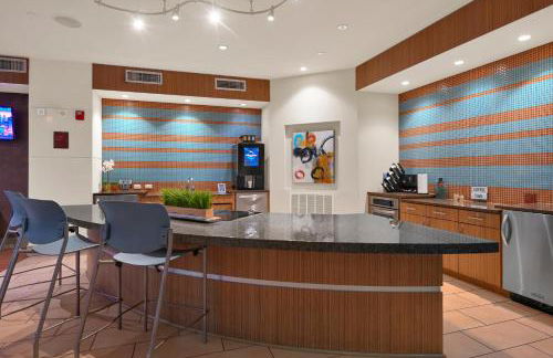 Central Houston Stay - Walk to NRG Stadium, Relax by the Pool, and More! - Foto 19