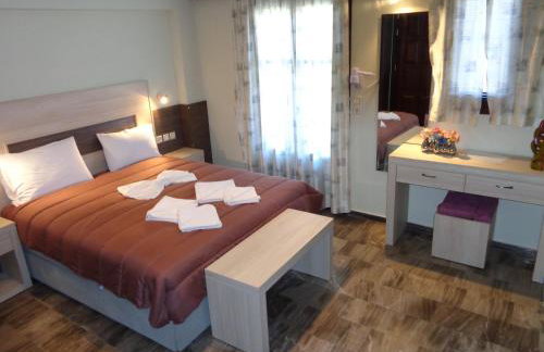 Niki Studios Sea - Front - Photo 4