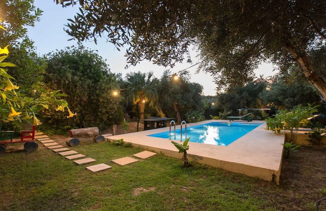 Sofiana s Garden Retreat w Private Pool - Foto 1