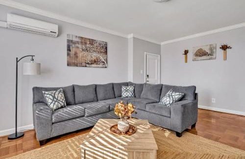 2BR Farmhouse Apt Near Everything - 2nd Floor - Foto 7