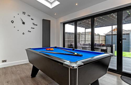 Contractors Dream~POOL TABLE~Close to Luton Airport~Three Double Bedrooms - Foto 28