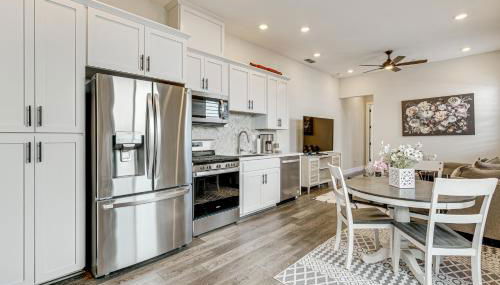 Fenced-In Yard Apt 7 Mi to Westfield Galleria - Foto 2