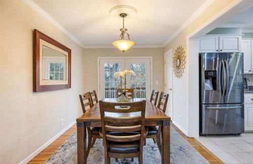 Hillside Hot Tub Hideaway! King Bed / Fire Pit - Foto 42