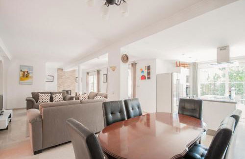 Beach Villa Costanera in Marbella - Photo 12