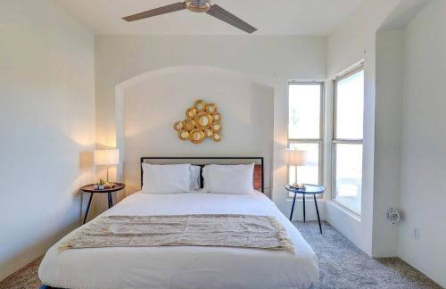 Epic 6BR with Pool, Spa and Fire Pit - Walk to Trails - Foto 15