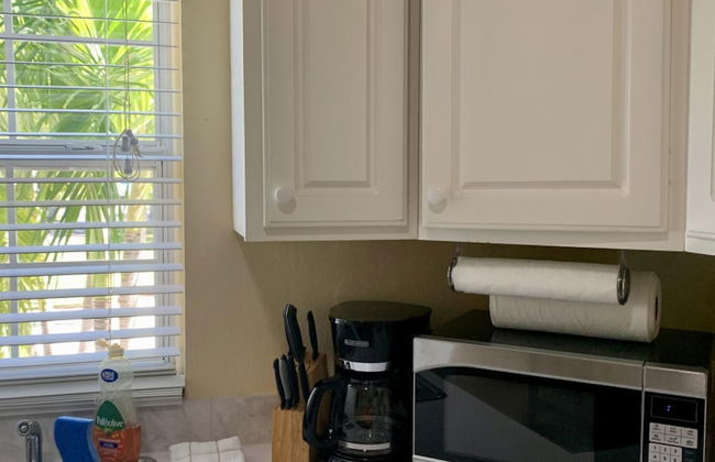 3 Suites Free Breakfast Steps to Beach - Photo 49