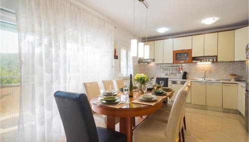 Three-Bedroom Holiday Home In Brstanovo - Foto 4