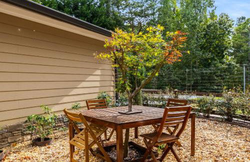 4bd Waterfront House in Lake Lanier with HotTub, FirePit, Wifi, Ping Pong and 2 Kaya - Foto 24