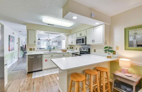 Breezy PCB Vacation Rental with Lanai, Walk to Ocean - Photo 10