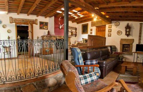 Casa Rural Lucía es una casa rural amplia con pat - Photo 1