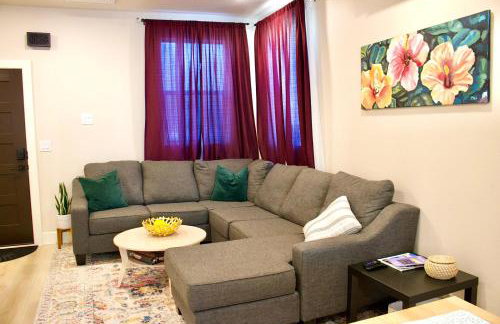 Modern New Build Home 5 min from downtown - Foto 6