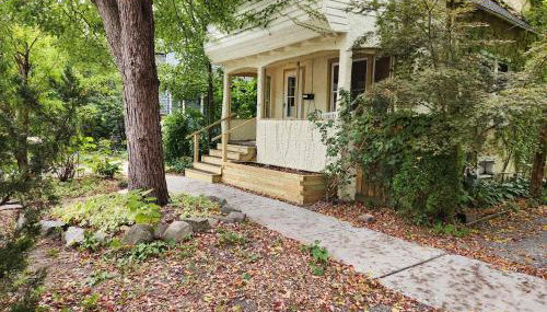 Cozy 3 Bedroom House in Downtown Ithaca - Foto 1