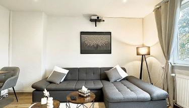 REGENCY Apartments - Traumhafte zentrale 40m2 Wohnung mit Kinoleinwand, WiFi und Netflix - Foto 2