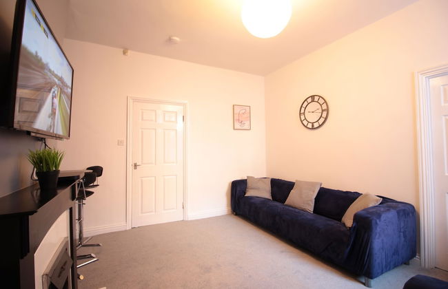 Lovely 2-bed Downstairs Apartment - Photo 10