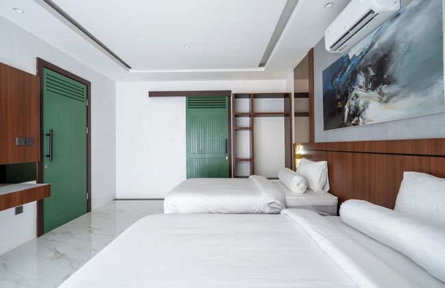 Royal Urban Resort - Photo 3