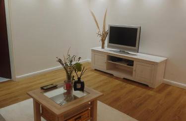 Ruhige FeWo Soutterainwohnung im Grünen - Foto 3