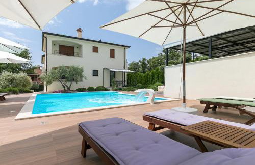Villa Birikina with Pool - Photo 9