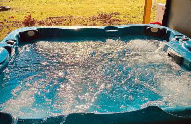 New! 2 Homes-Firepit, Hot Tub, Huge Yard and Dock - Foto 36