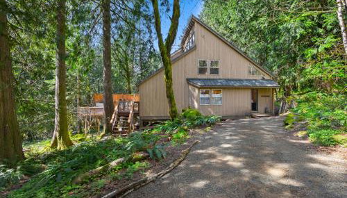 Cedar Grove Chalet - Photo 2