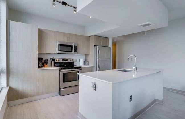 Cozy Condo Crystal City Rooftop - Photo 18