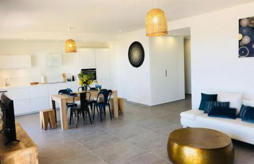 T3 FRONT de mer dernier étage vue mer Petit havre de paix pour vos vacances Emplacement unique vue mer panoramique à 180 degrés pour ce T3 en face de la plage front de mer vue sur les iles 5 et dernier étage avec ascenseur - Foto 7