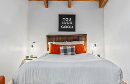 Scenic North Shore Stay w Games Near Snow Summit Lakeview Lodge by AvantStay - Foto 34