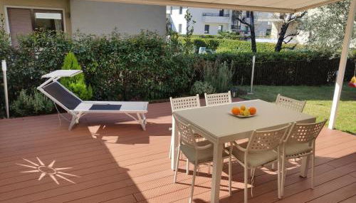 Family Garden Apartment - Photo 1