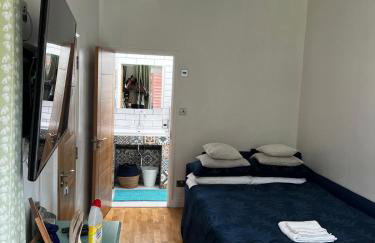 The Cherry Hill Studio - Kitchenette, bathroom, parking and lovely garden - Photo 8