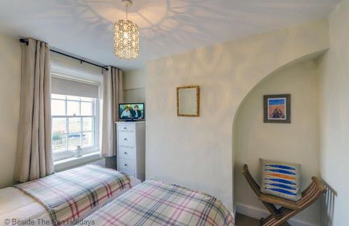 Coastguards Lantern - Photo 24