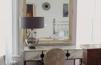 Beautiful 4 Bed Beach House - Foto 17