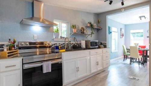 SXSW ready at Cultural Heritage Award winning home -Walk to 6th St, BBQ & Shops - Foto 5