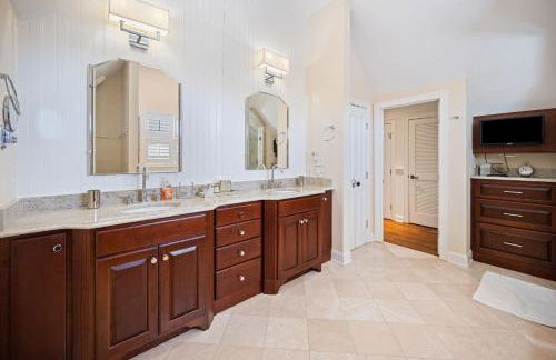 To the Beach and Back home by Peace Vacations - Foto 25