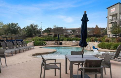 Spacious LUX 2BR 2B Unit in Austin with Pool! - Photo 6