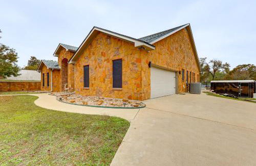 3 Mi to Lake! Belton Getaway with Outdoor Kitchen - Foto 28