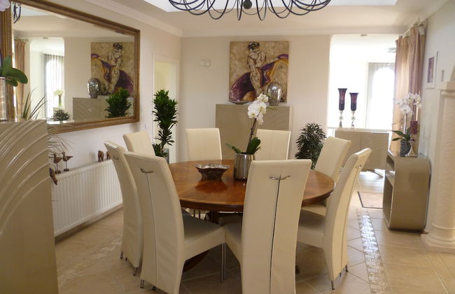 Luxury Villa With Pool & Jacuzzi - Foto 10