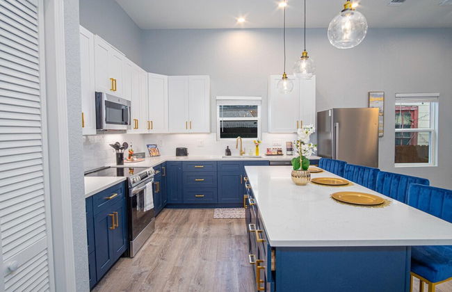 Seize the Moment 4BR 3BA Gem w Downtown Views - Foto 9