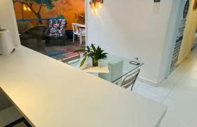 Apartamento com varanda Gourmet na praia da enseada - Foto 25