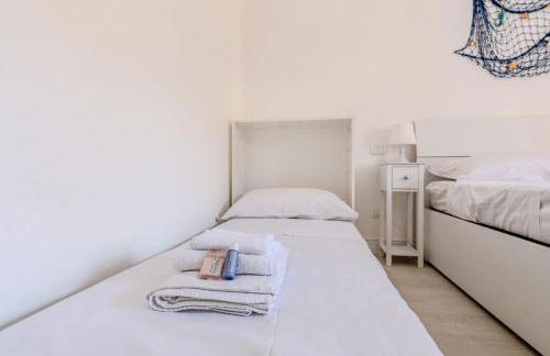 Beach 5 minutes away - Comfort Free Wifi & AC - Foto 11