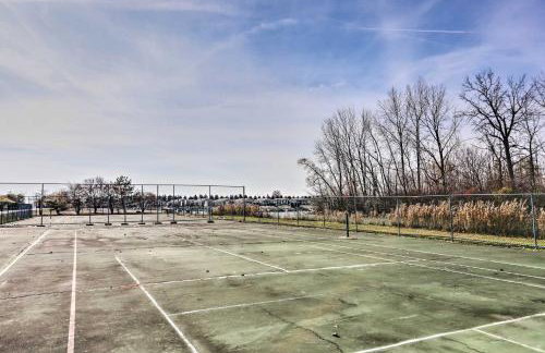 Quaint Couples Escape Pool, Near Lake Erie! - Foto 25