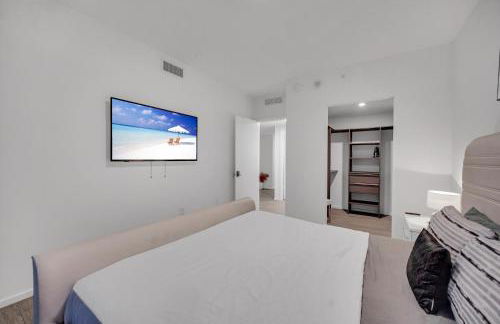 High Floor Unit Heart Of Miami with pool and gym - Foto 24
